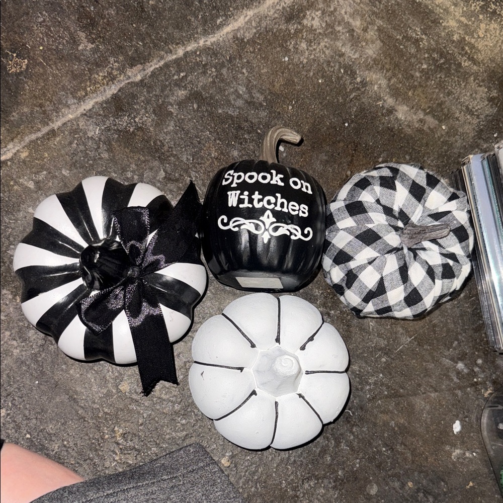 Black and White Decorative Pumpkins Set